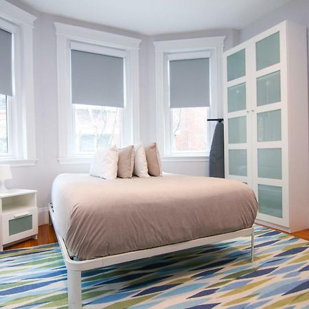 A Stylish Stay W/ A Queen Bed, Heated Floors.. #14 Brookline Exterior foto