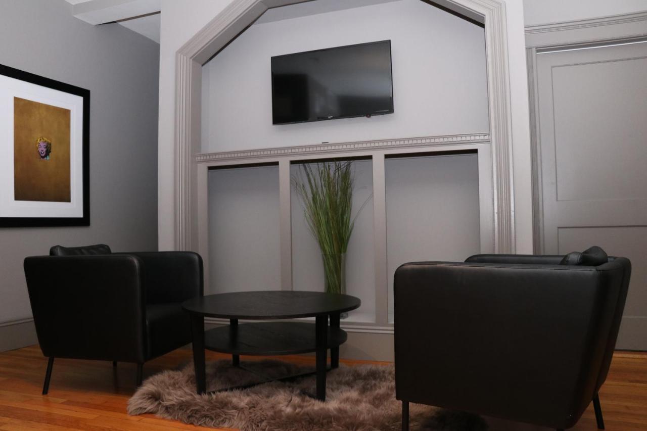 A Stylish Stay W/ A Queen Bed, Heated Floors.. #14 Brookline Exterior foto